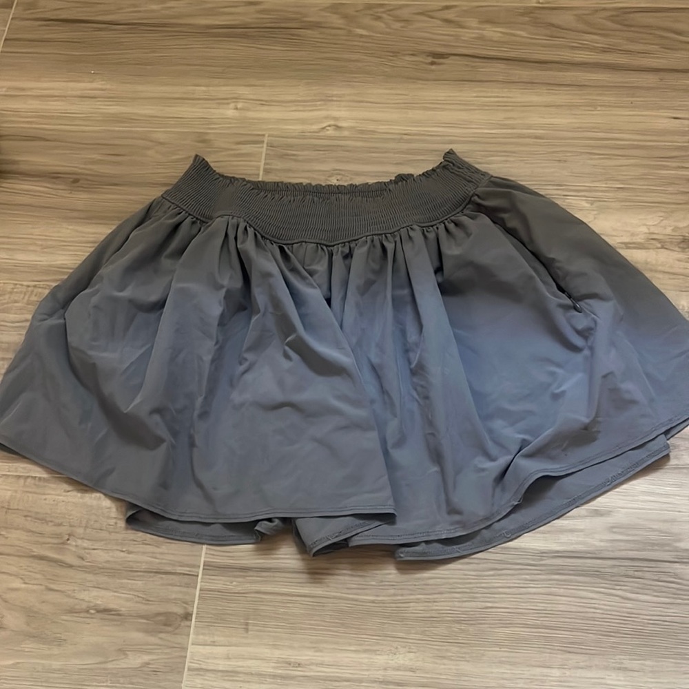 Athleta Gray Flowy Shorts